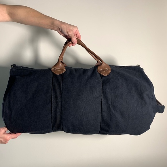 Black and Brown Handles Medium Zip Up Duffle Weekender Bag (GUC) - Picture 7 of 16